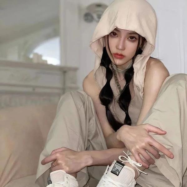 金牌客服董董恩